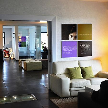 Hotel Sandalia Нуоро Екстериор снимка